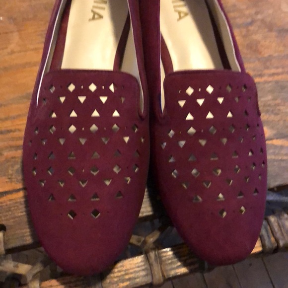 Mia Shoes - Slip ons